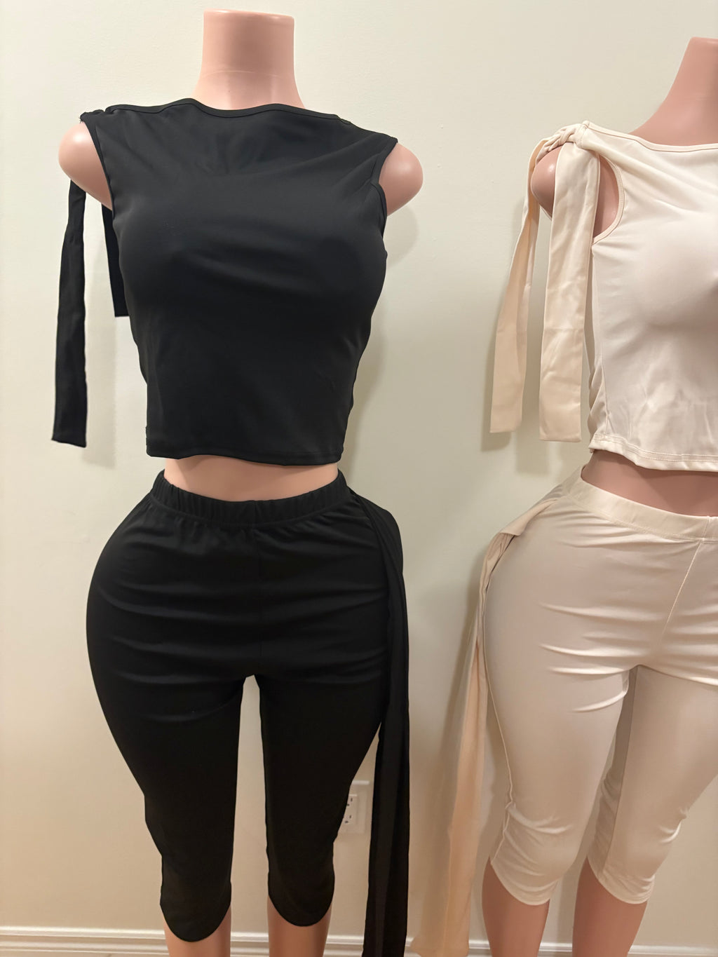 White Or Black Wrap Cutout Set