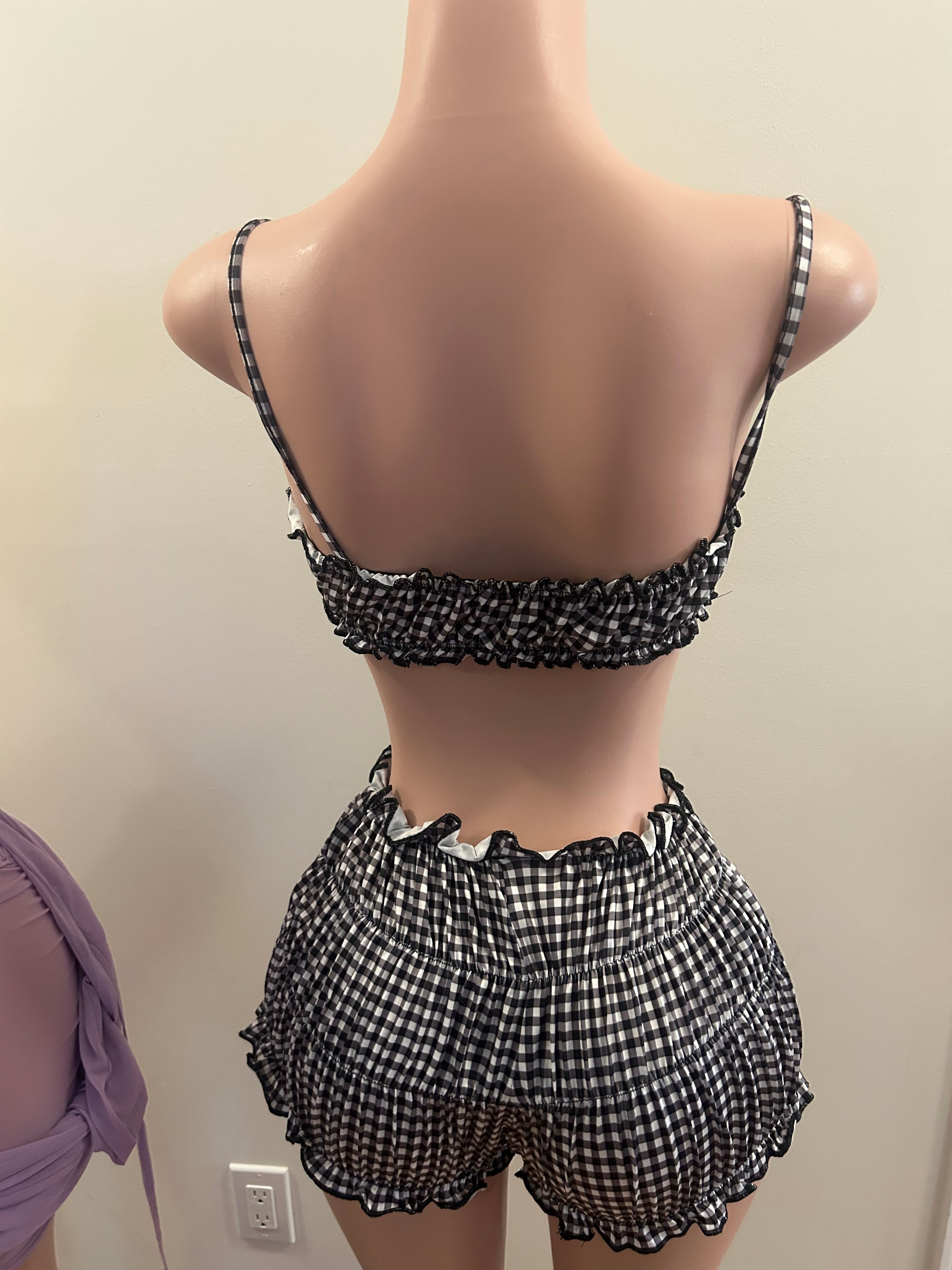Gingham Ruffle Lounge Set 🖤🤍